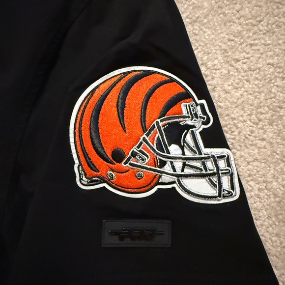 Cincinnati Bengals Black Pro Standard T-Shirt Men’s Large 100% Cotton - Picture 2 of 5